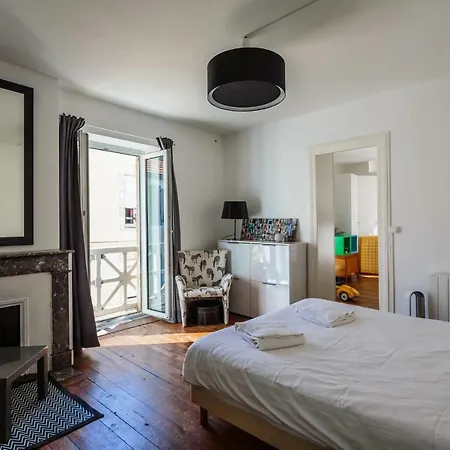 Luckey Homes - Rue Gardague Біарріц